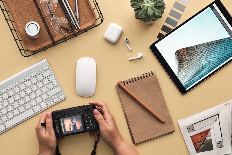escritorio organizado para productividad en el trabajo diario
