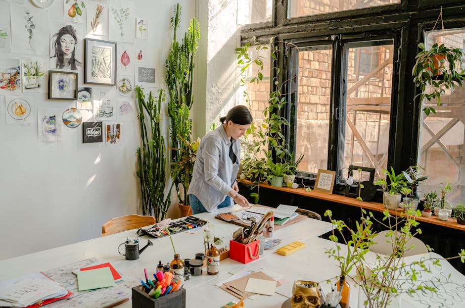 herramientas de arte y manualidades organizado en casa