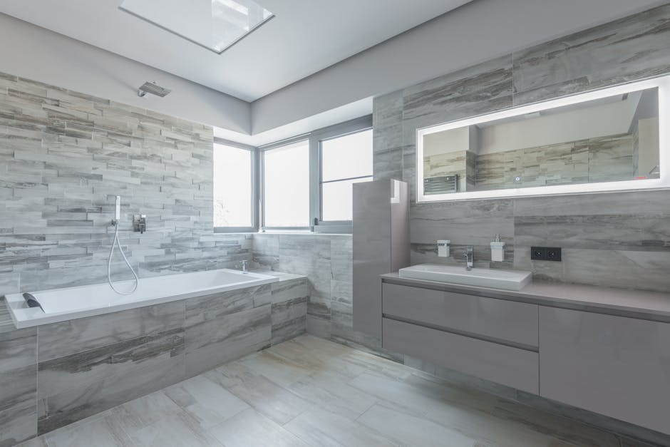 Ejemplos de diseño de baños funcionales y ordenados modernos
